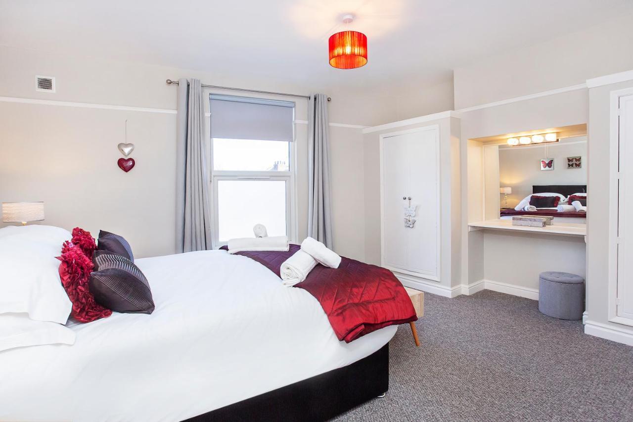Courtyard Apartment York Bagian luar foto