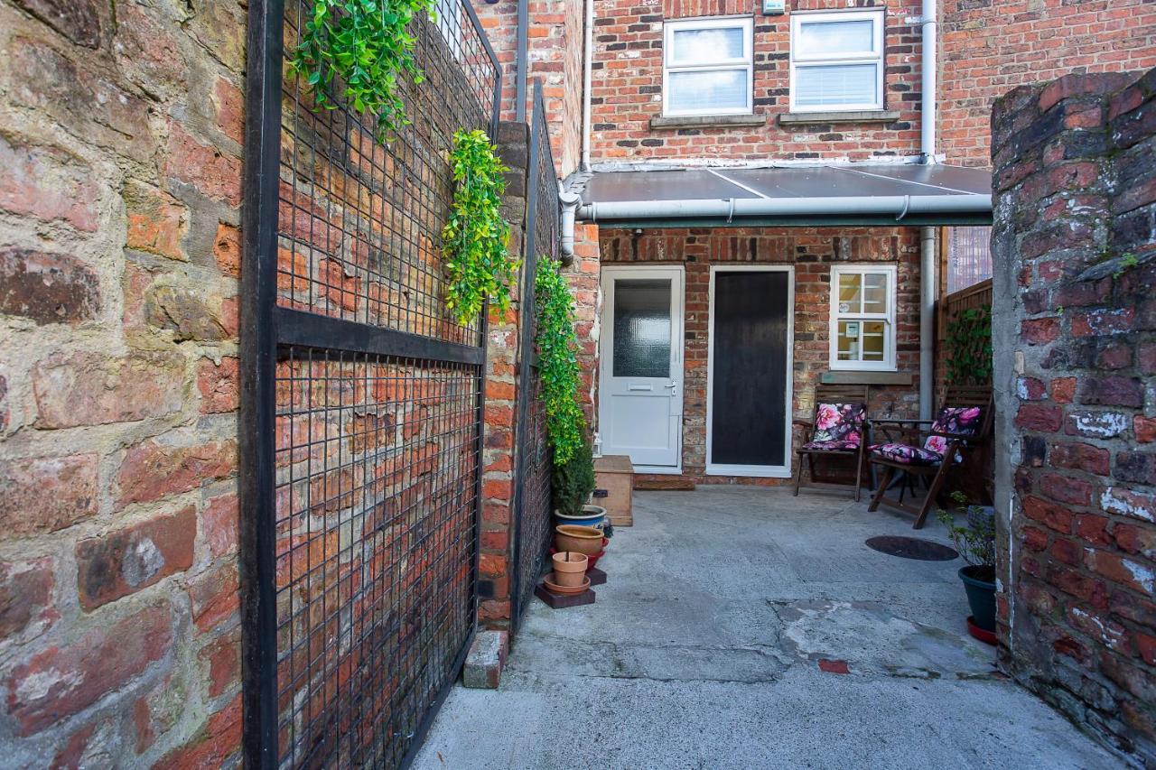 Courtyard Apartment York Bagian luar foto