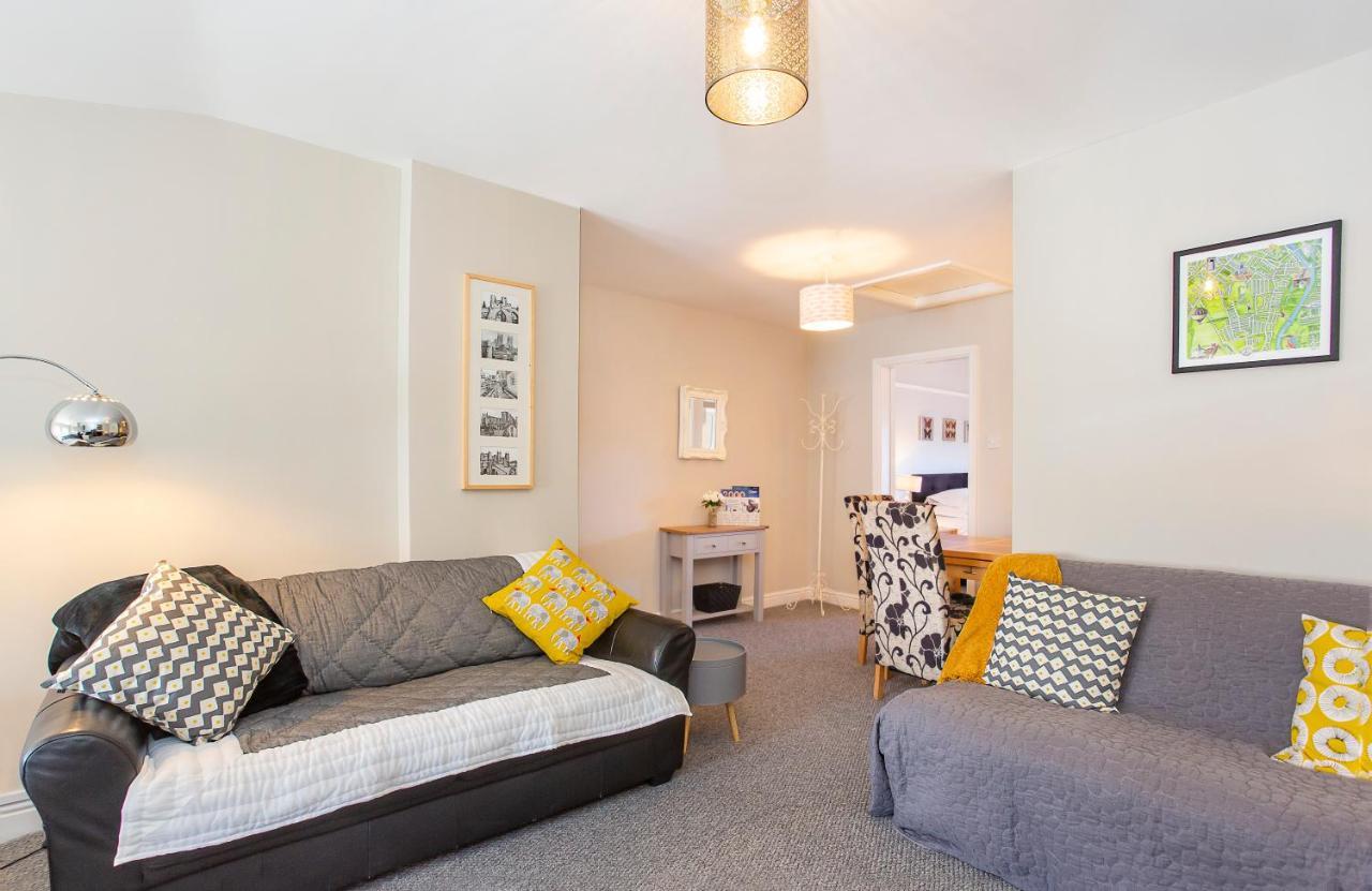 Courtyard Apartment York Bagian luar foto