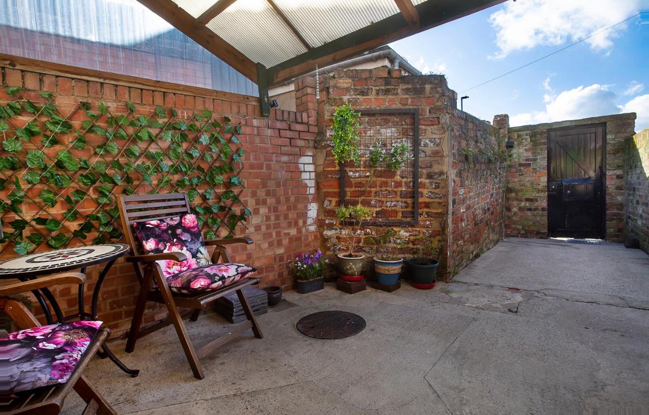 Courtyard Apartment York Bagian luar foto