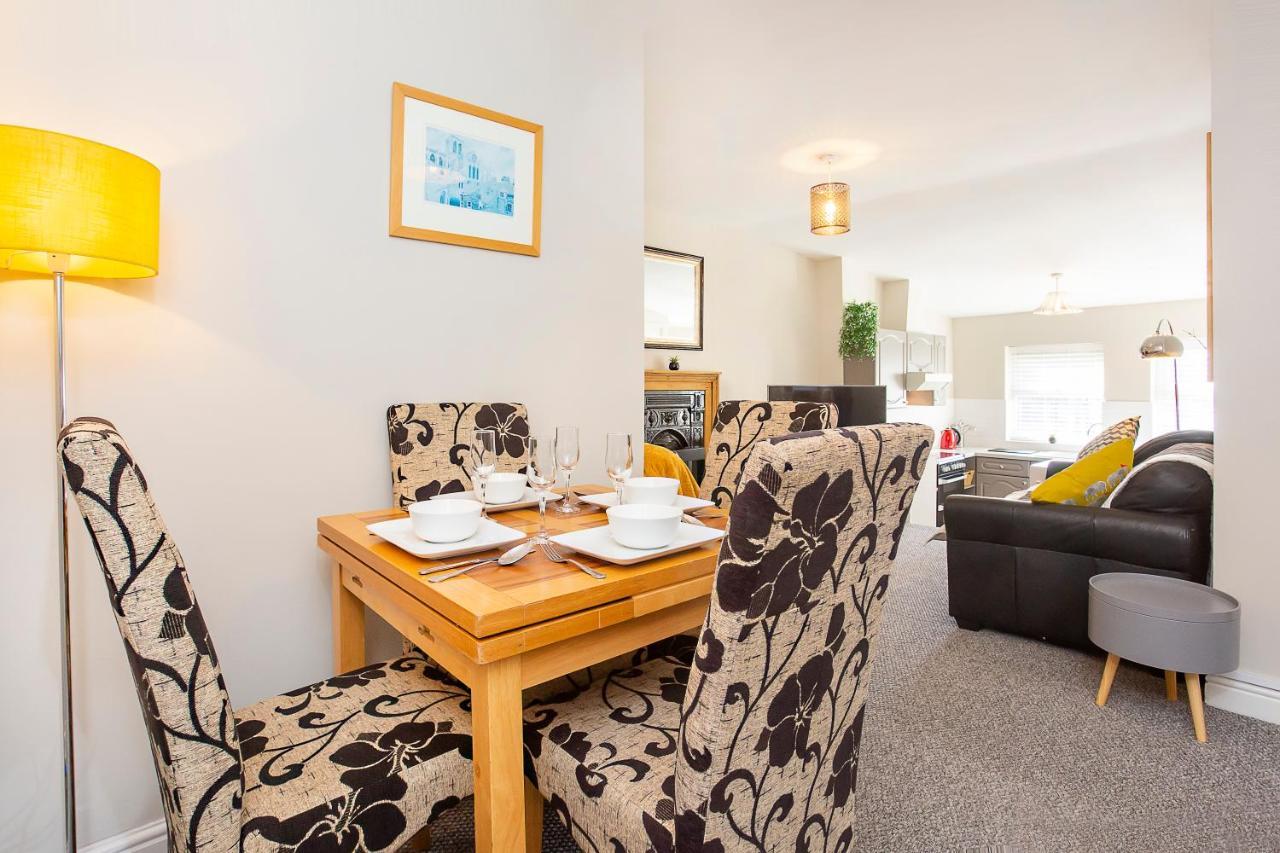 Courtyard Apartment York Bagian luar foto