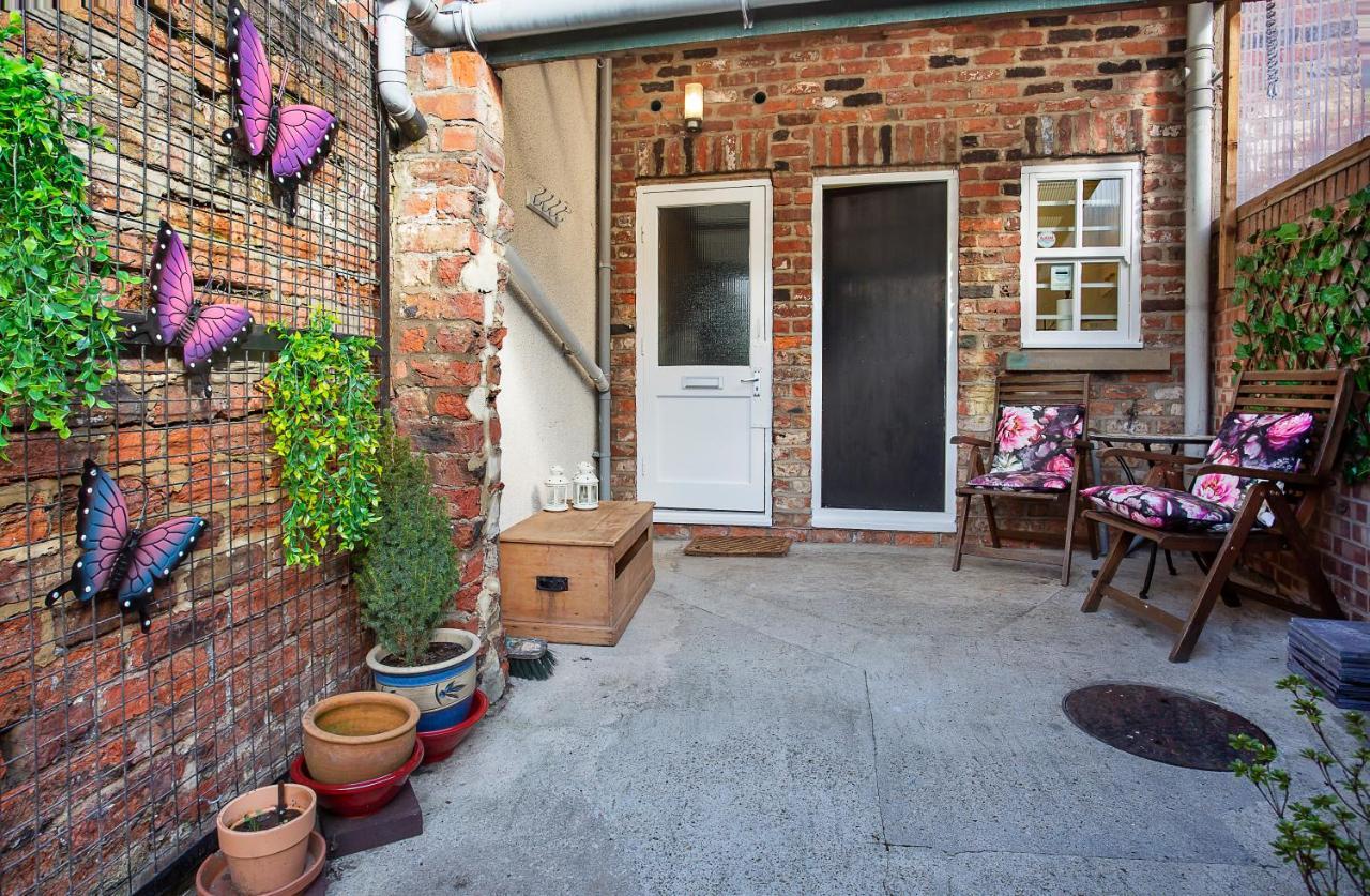 Courtyard Apartment York Bagian luar foto